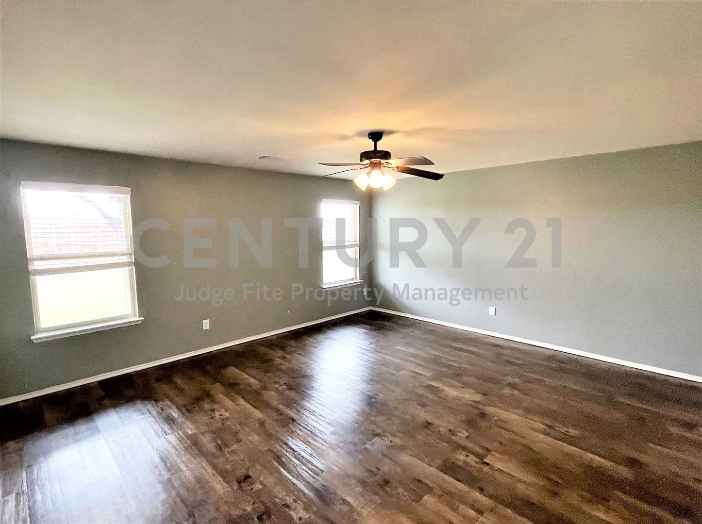 Royse City House: 208 Dye Drive