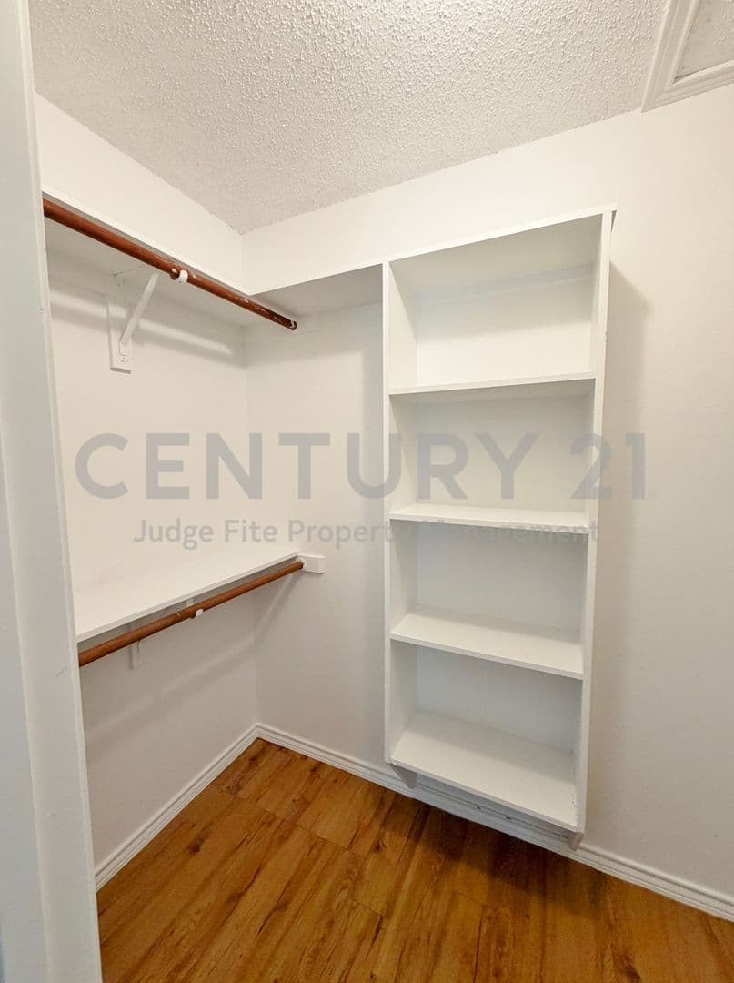 Sachse House: 3914 William Street