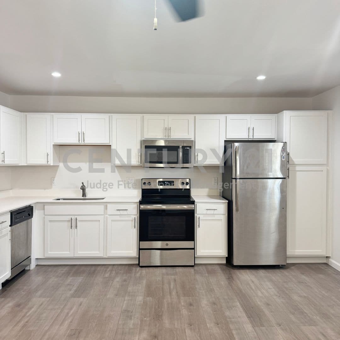 Dallas Condo: 5010 San Jacinto Street #205