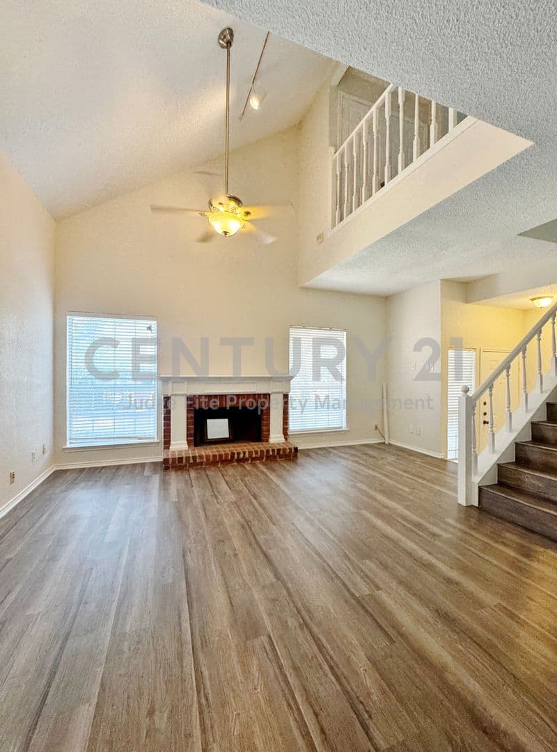 Dallas Condo: 4050 Frankford Road #102