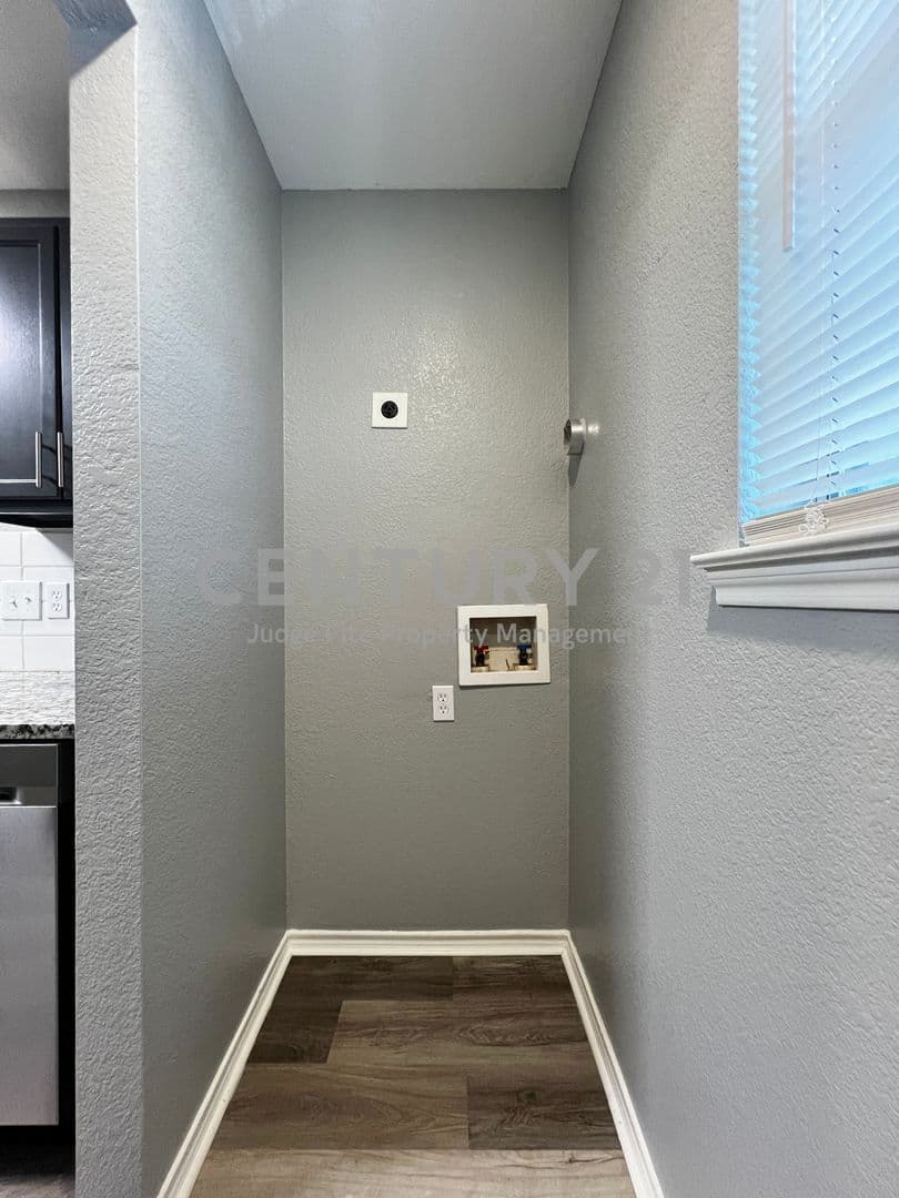 Fort Worth House: 1010 S. Retta Street
