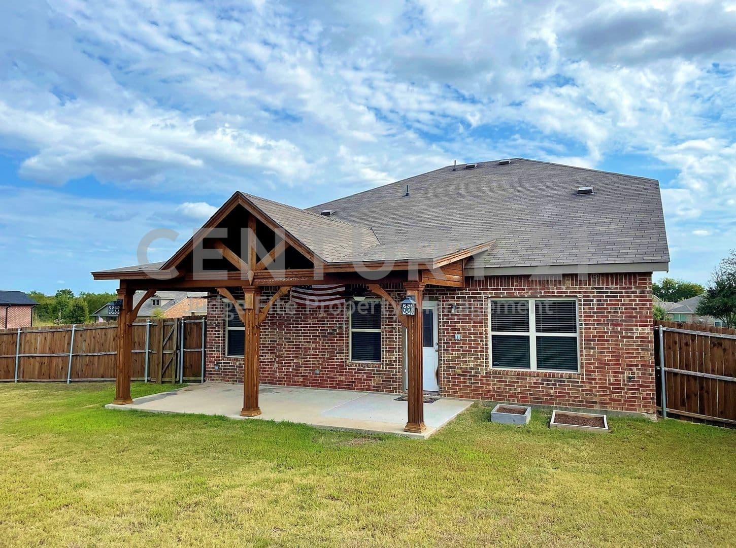 Royse City House: 208 Dye Drive