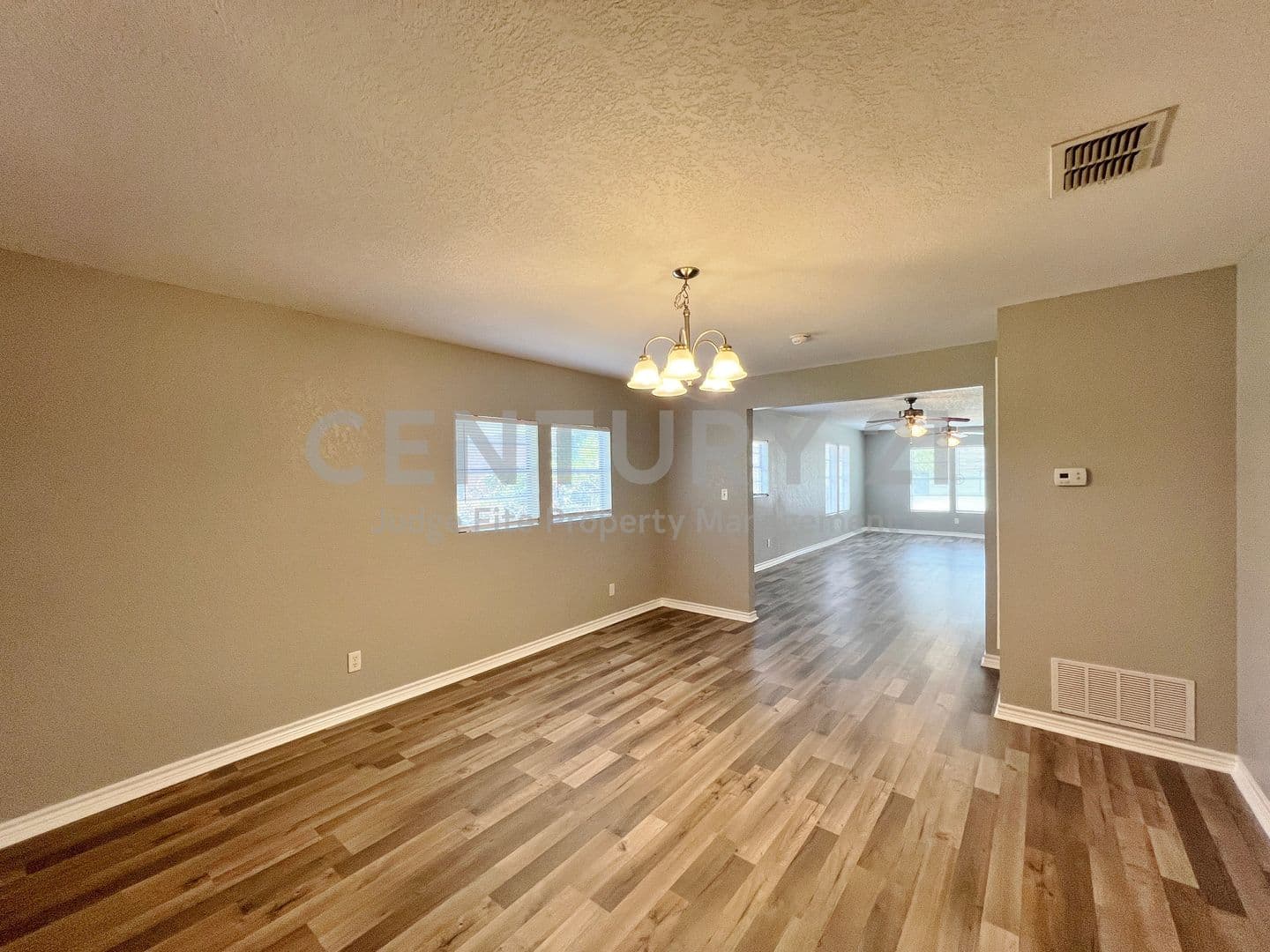 Stephenville House: 450 Everett Street