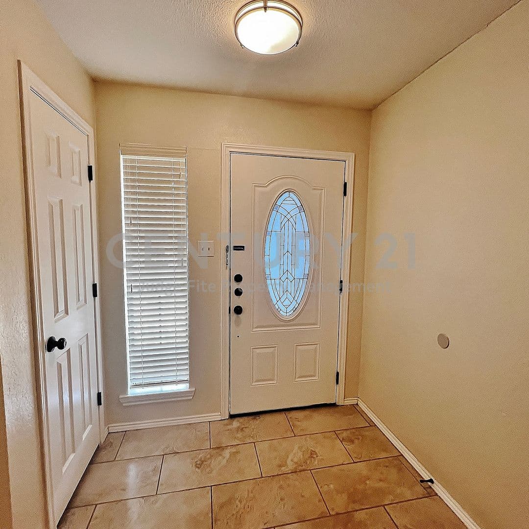 Arlington House: 4808 Waxwing Drive