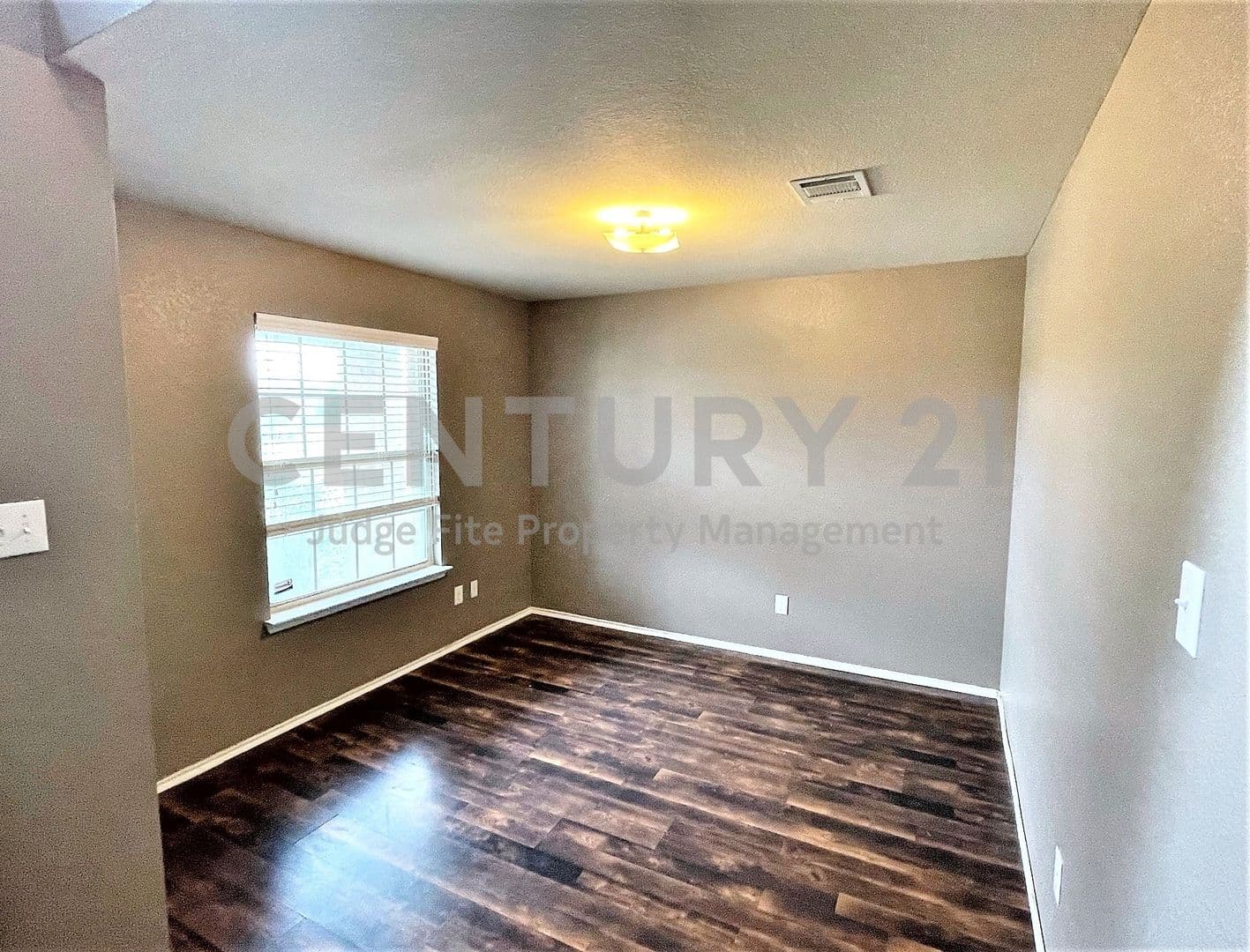 Royse City House: 208 Dye Drive