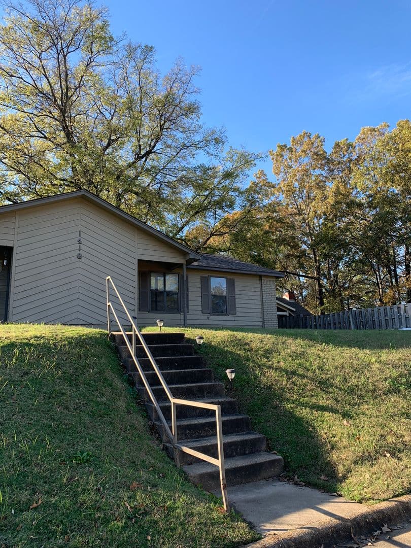 Jonesboro Apartment: 1413 S Church