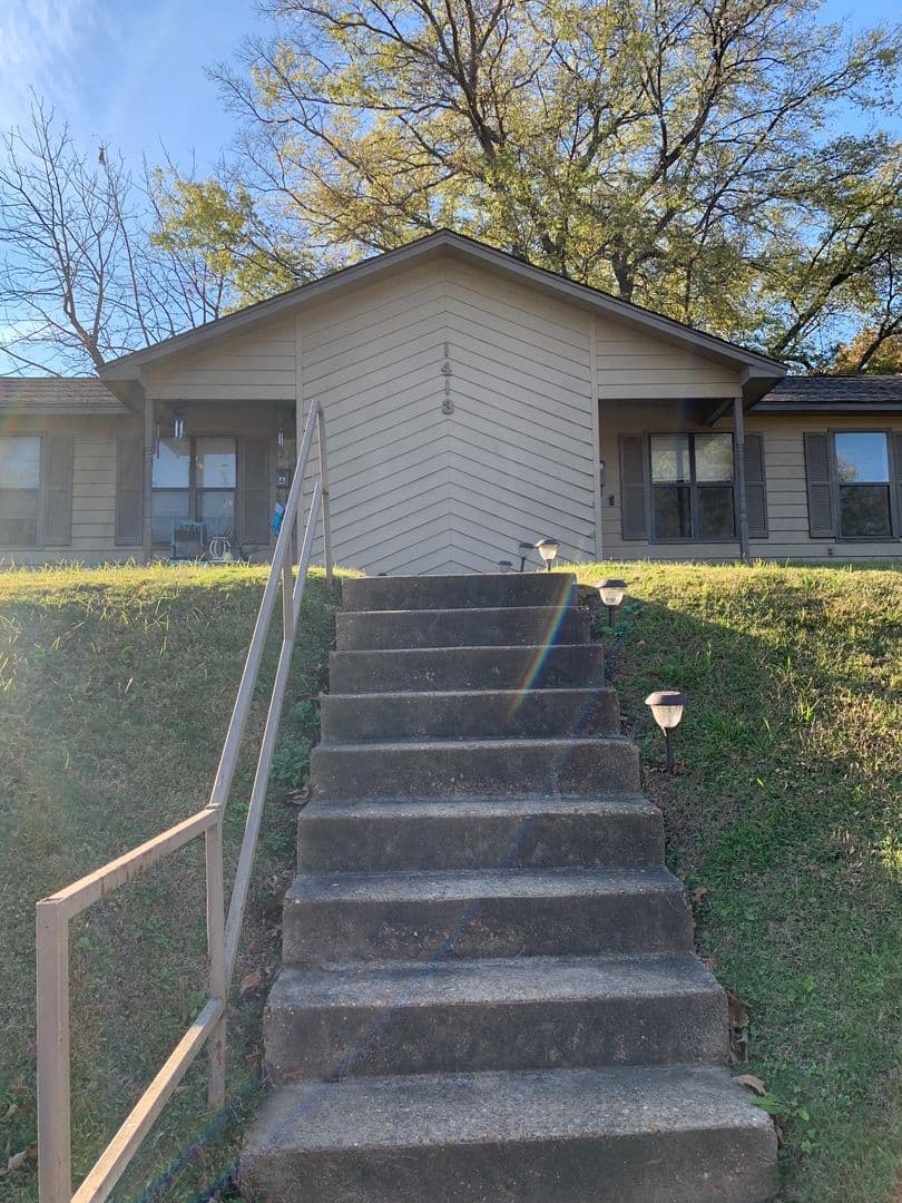 Jonesboro Apartment: 1413 S Church