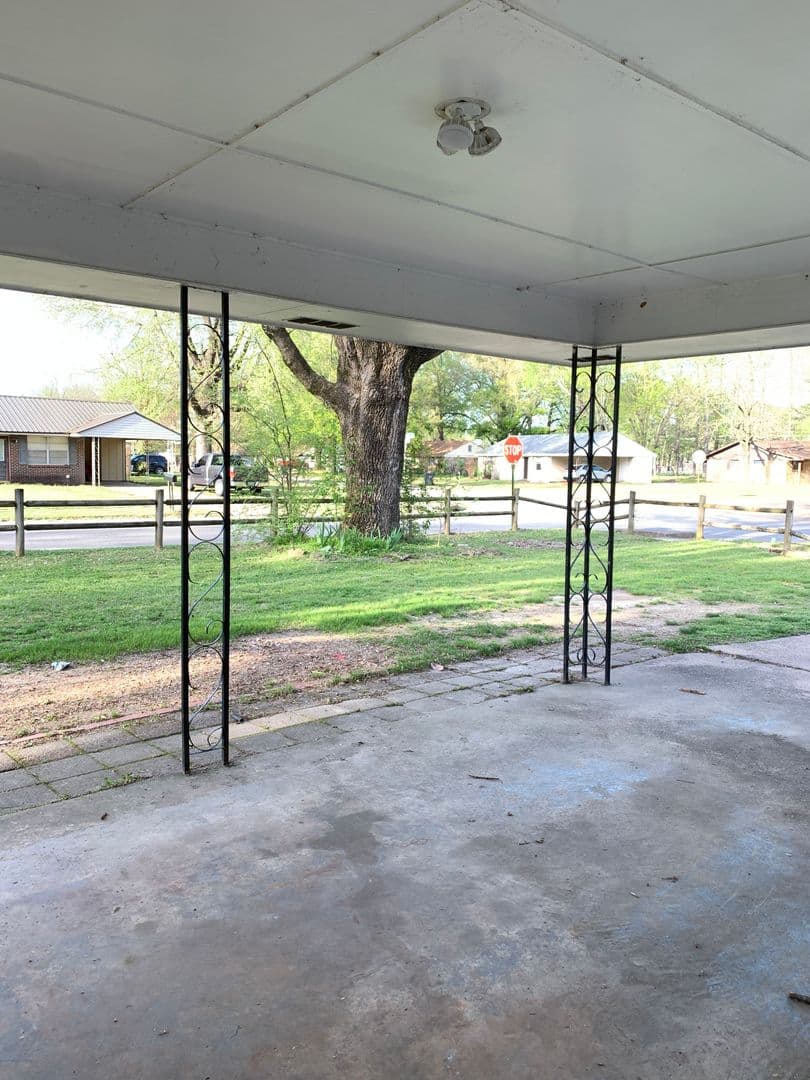 Jonesboro House: 1601 Brookhaven