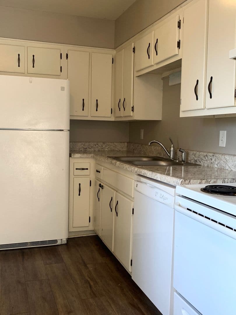 Jonesboro Apartment: 711 Vine