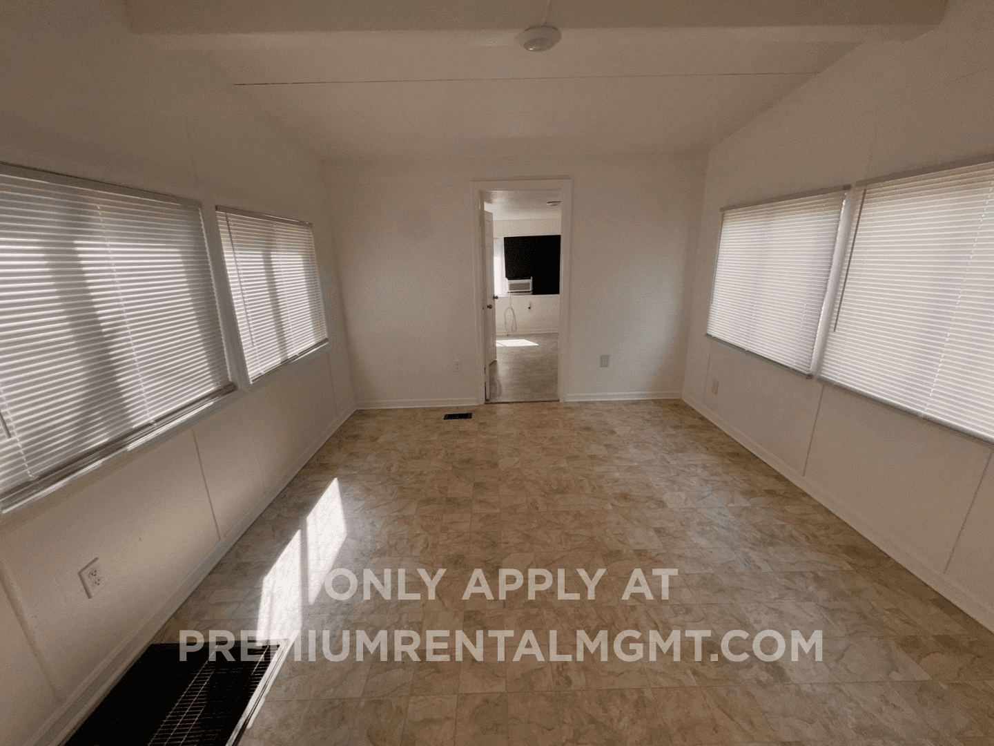 Apopka House: 1137 S Christiana Ave