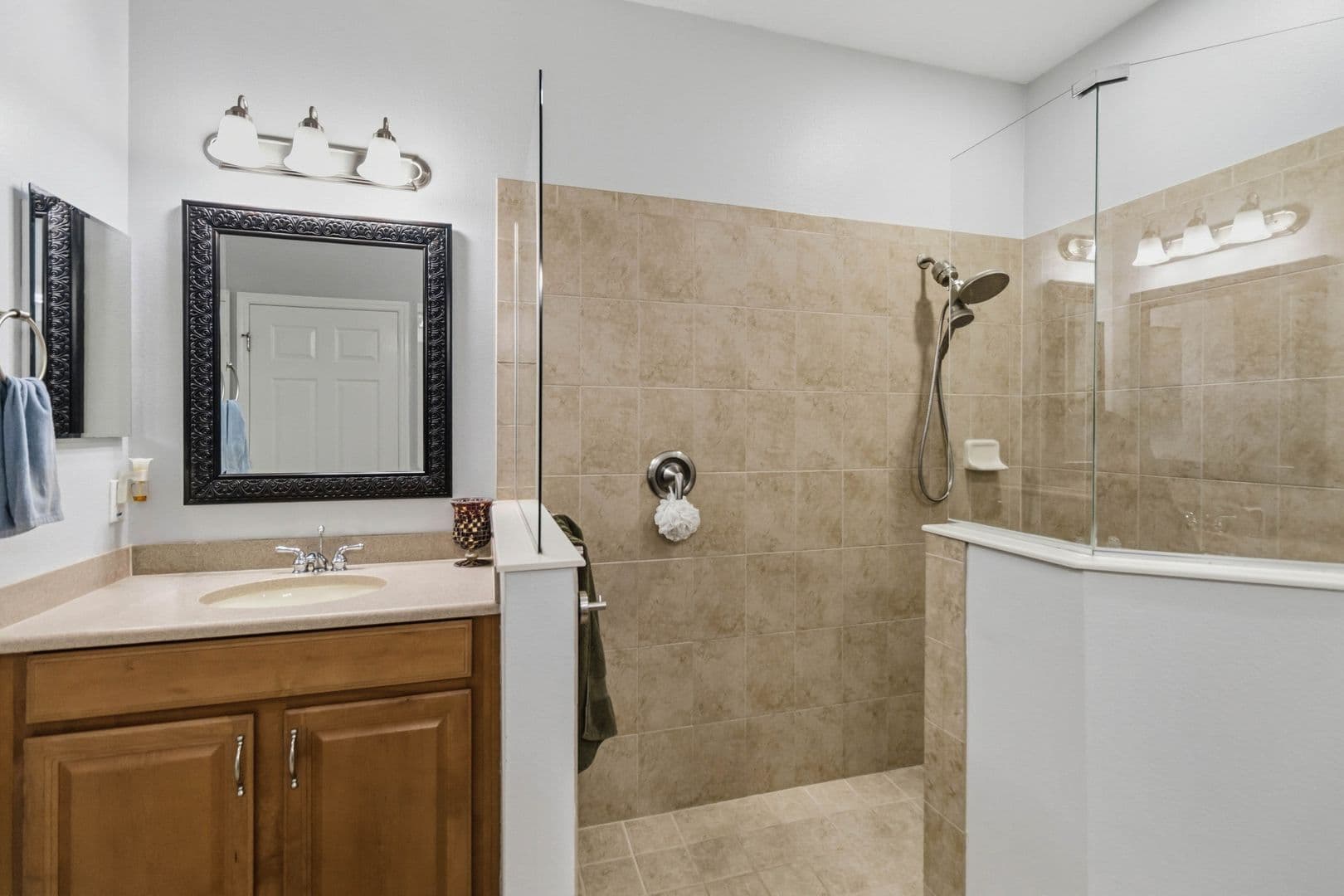OCOEE House: 2107 VELVET LEAF DRIVE- LO