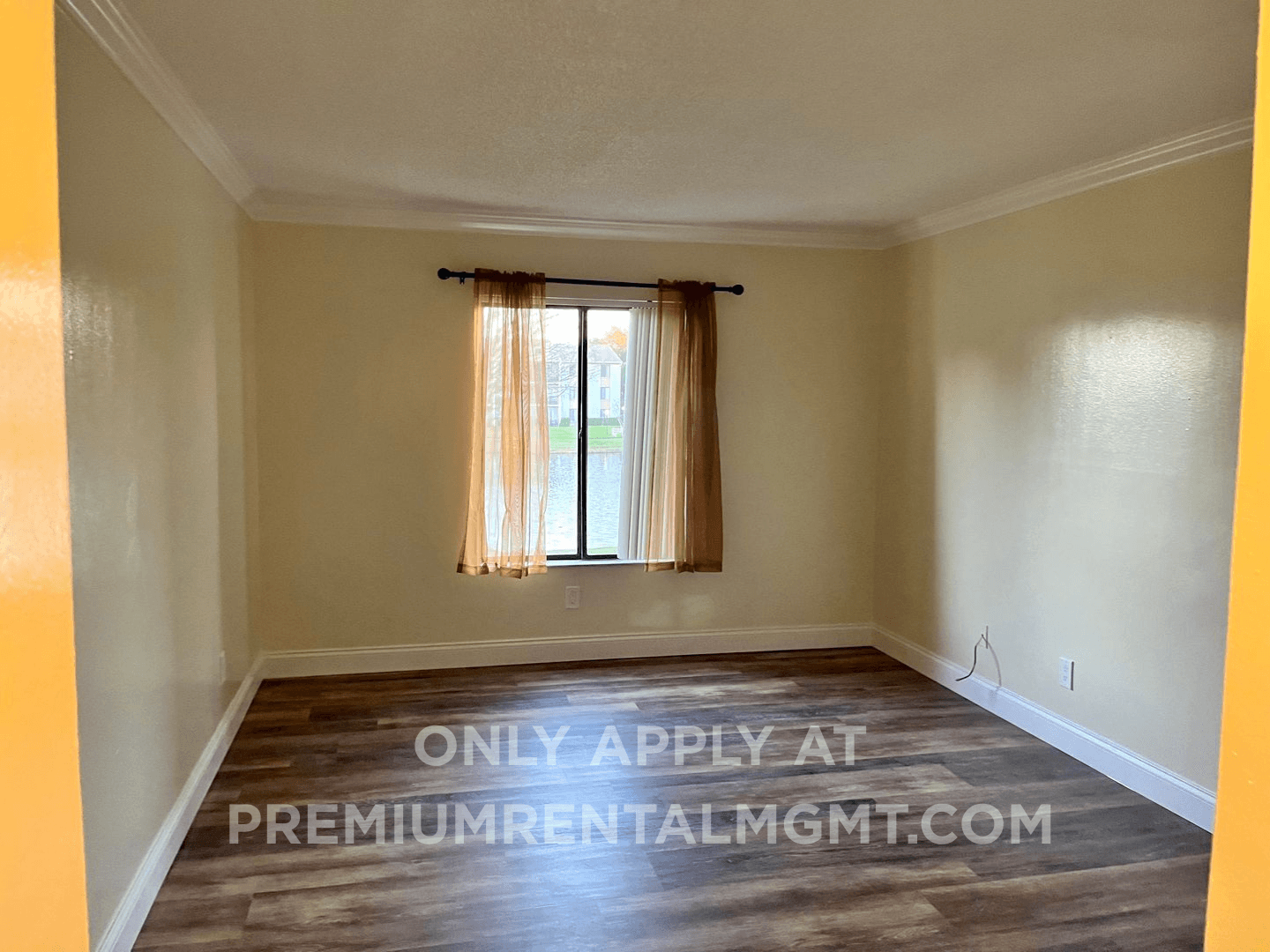 ORLANDO Condo: 8205 SUN SPRING CIRCLE UNIT 72 (LO)