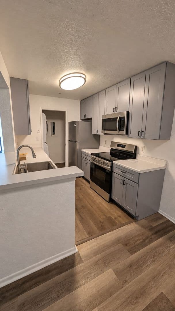 Kissimmee Condo: 5271 Images Cir