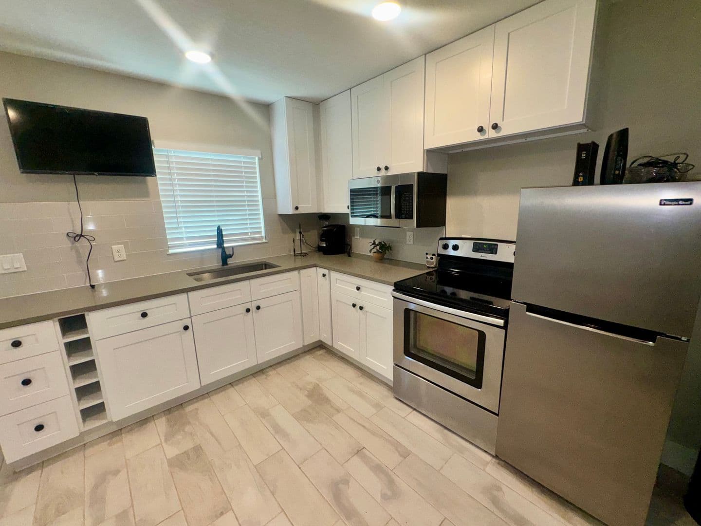Longwood House: 273 W Warren Ave UNIT-B