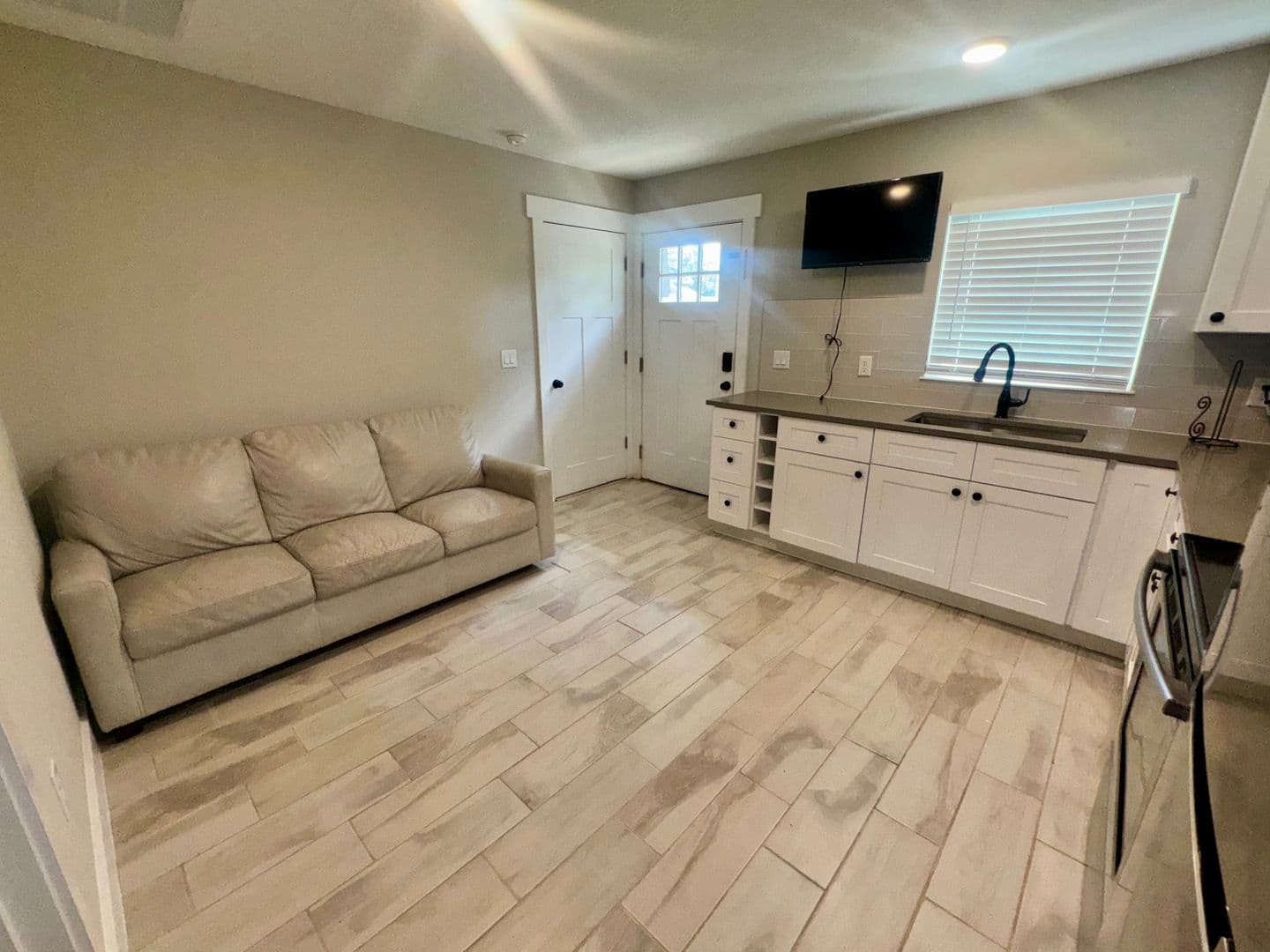 Longwood House: 273 W Warren Ave UNIT-B