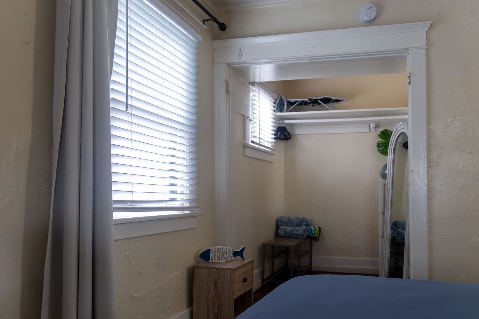 Long Beach Apartment: 1140 E 3rd Street