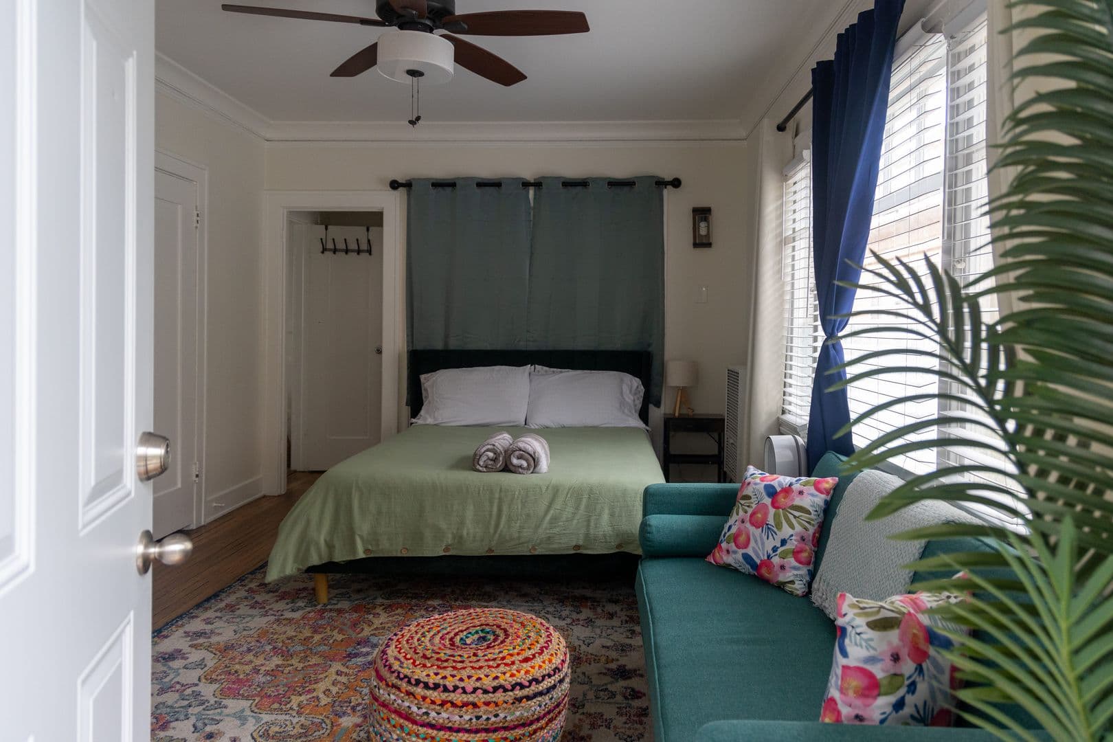 Long Beach Apartment: 1145 E Appleton Street