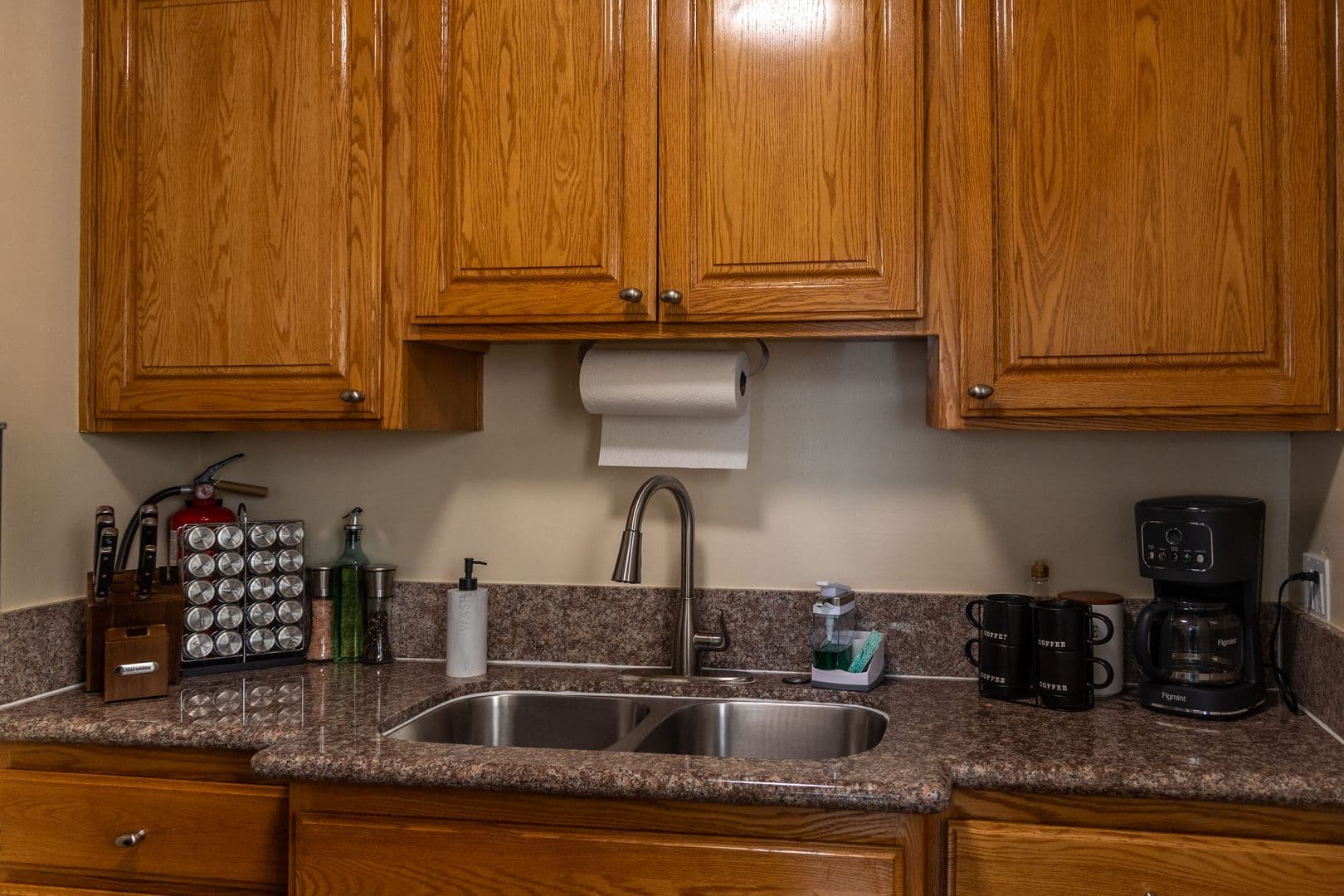 Long Beach Apartment: 1140 E 3rd Street