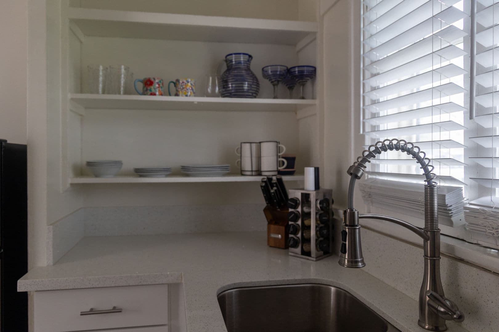 Long Beach Apartment: 1145 E Appleton Street