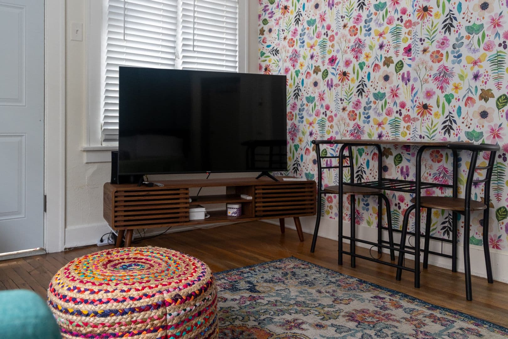 Long Beach Apartment: 1145 E Appleton Street