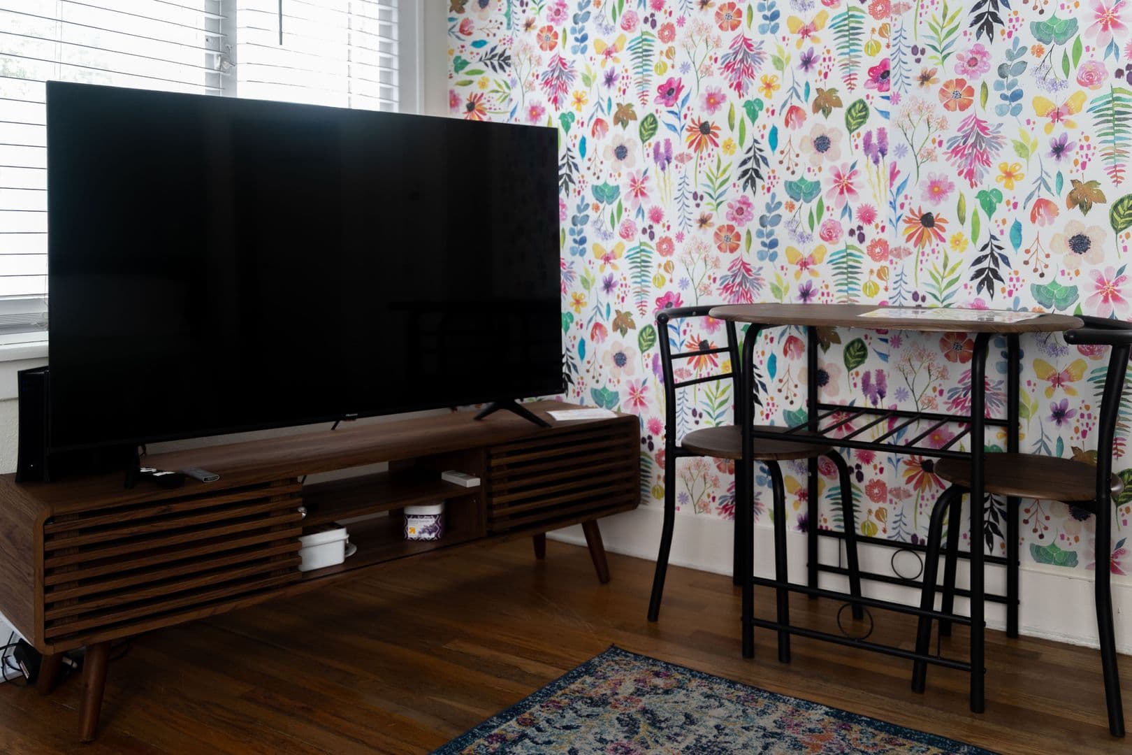 Long Beach Apartment: 1145 E Appleton Street