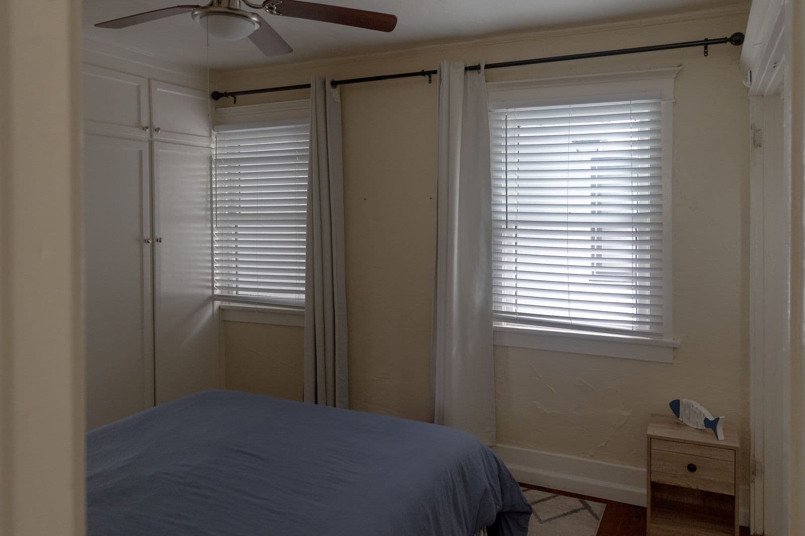 Long Beach Apartment: 1140 E 3rd Street