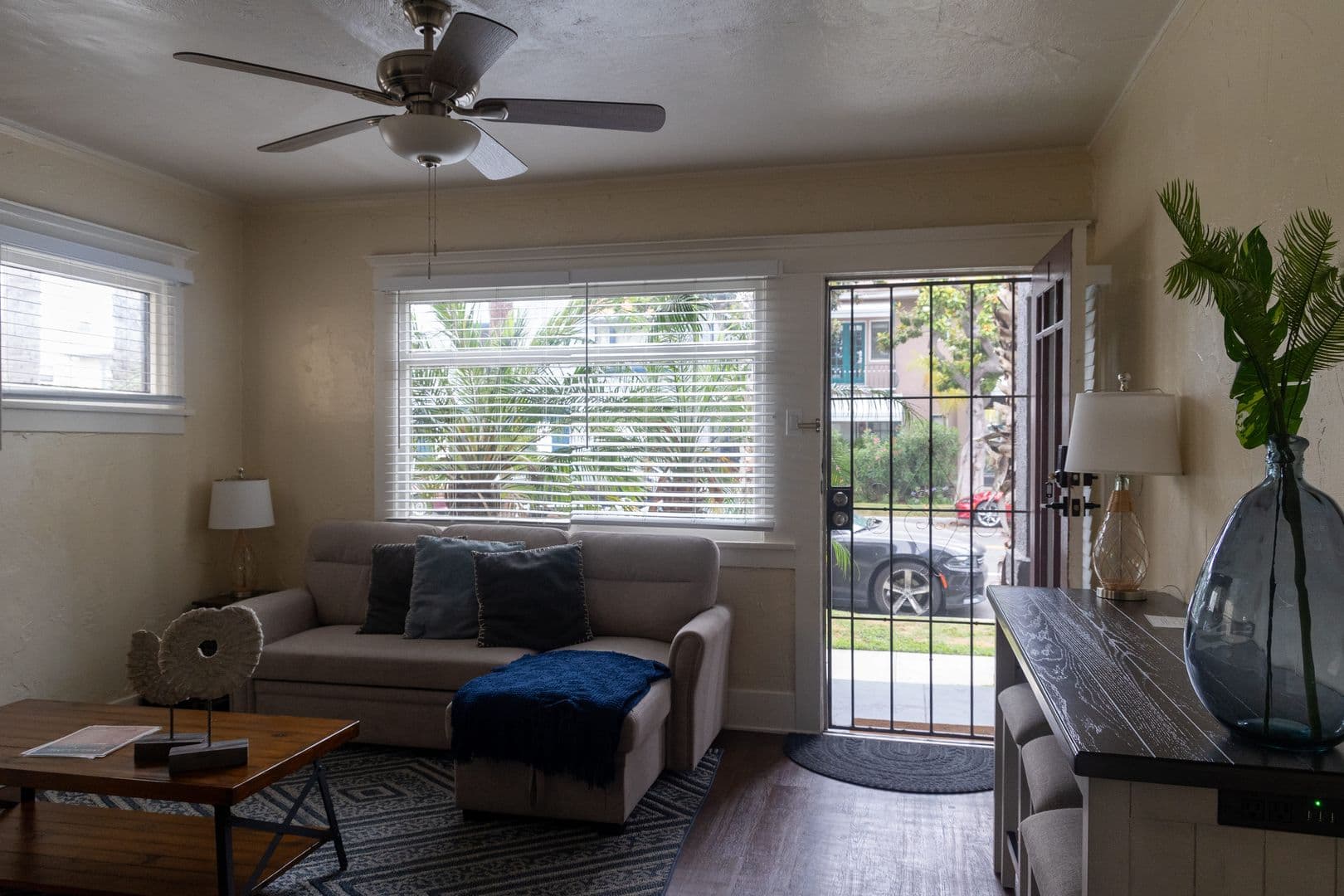 Long Beach Apartment: 1140 E 3rd Street