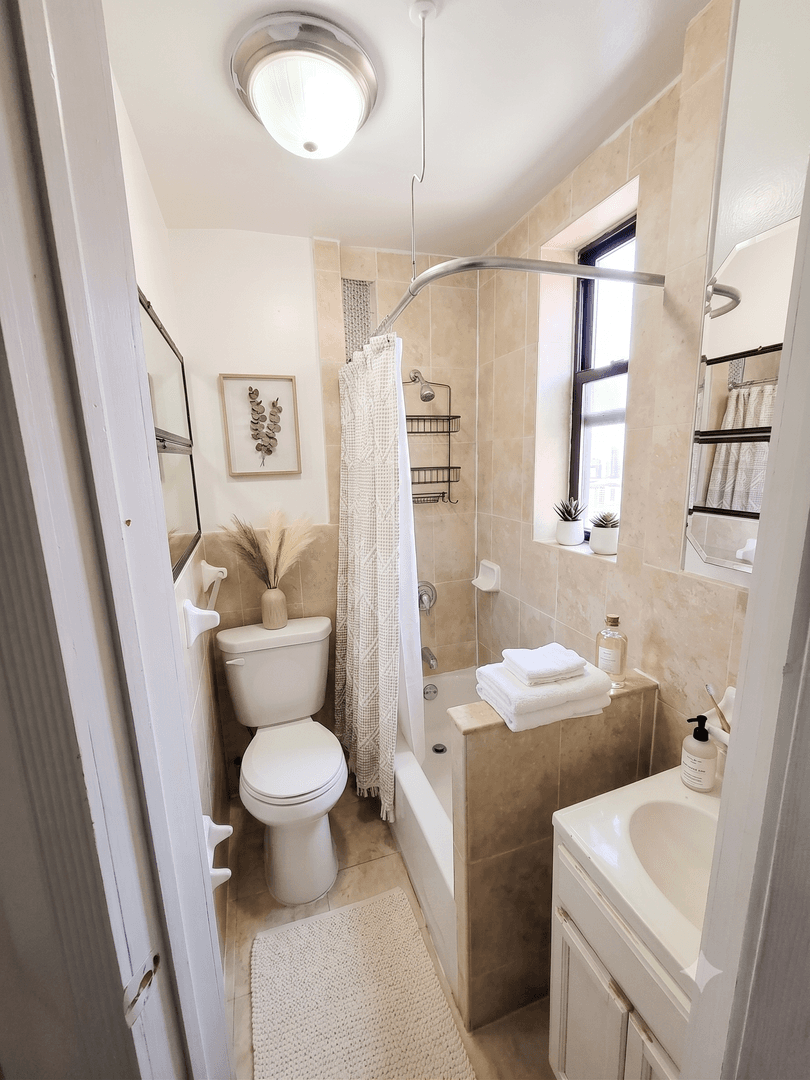New York Apartment: 1 Arden Street