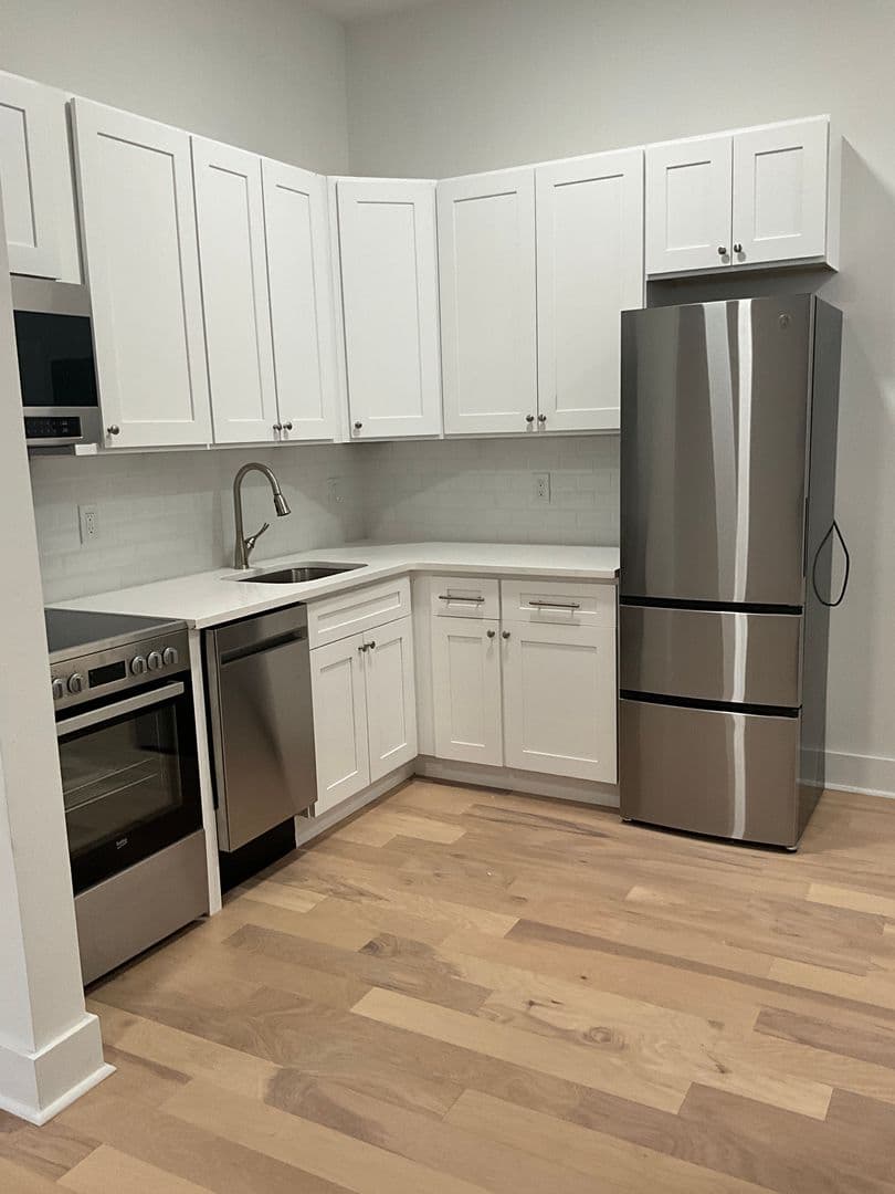 Yonkers Apartment: 23 N Broadway