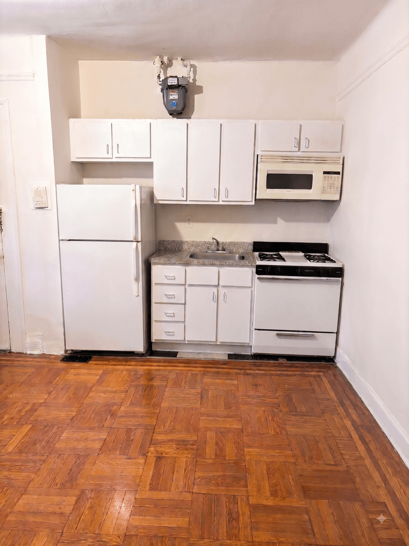 New York Apartment: 624 W 176th St