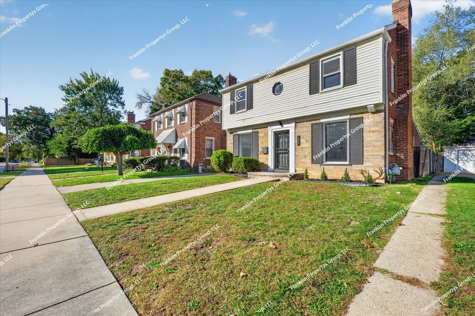 Detroit House: 19467 Pinehurst