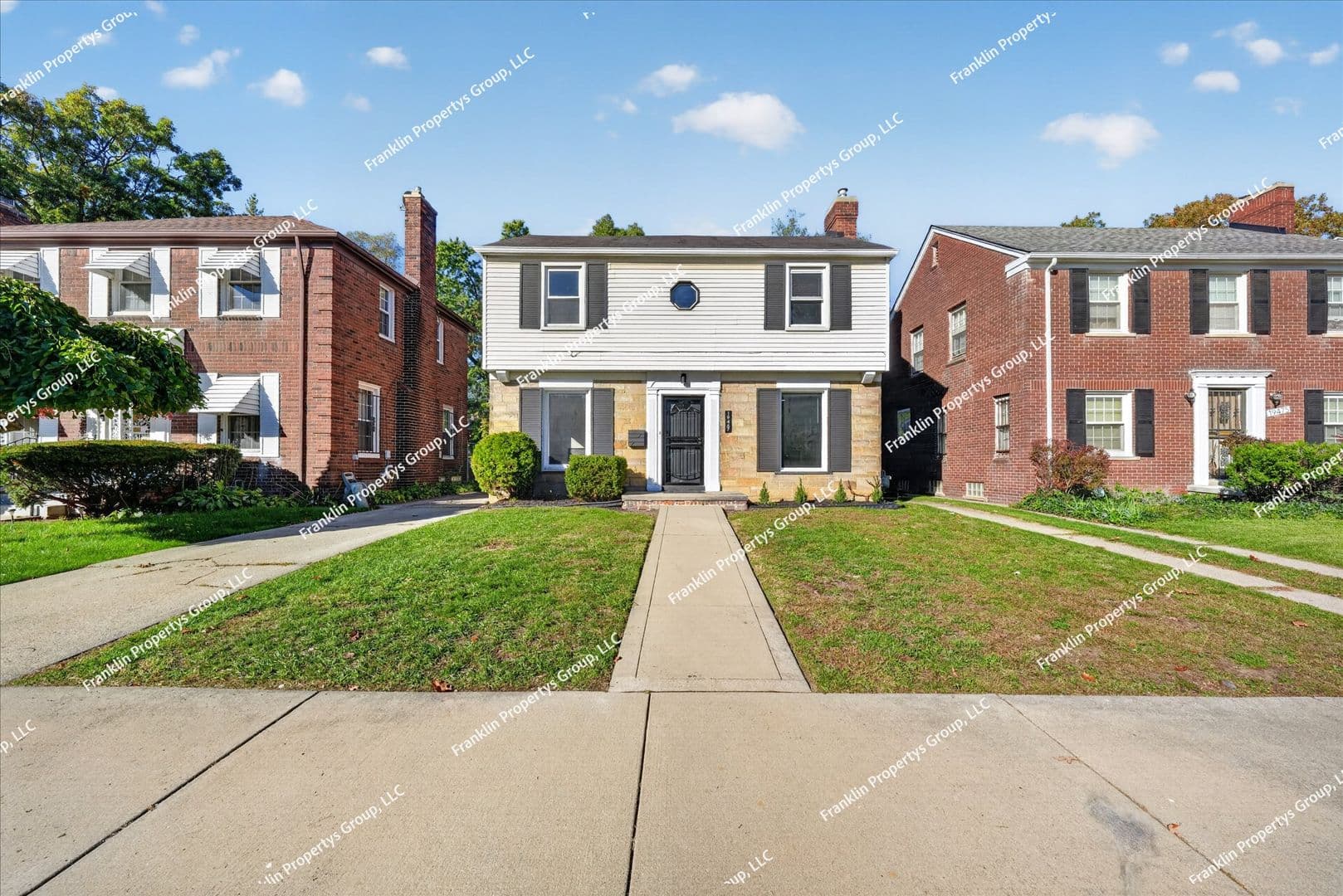 Detroit House: 19467 Pinehurst
