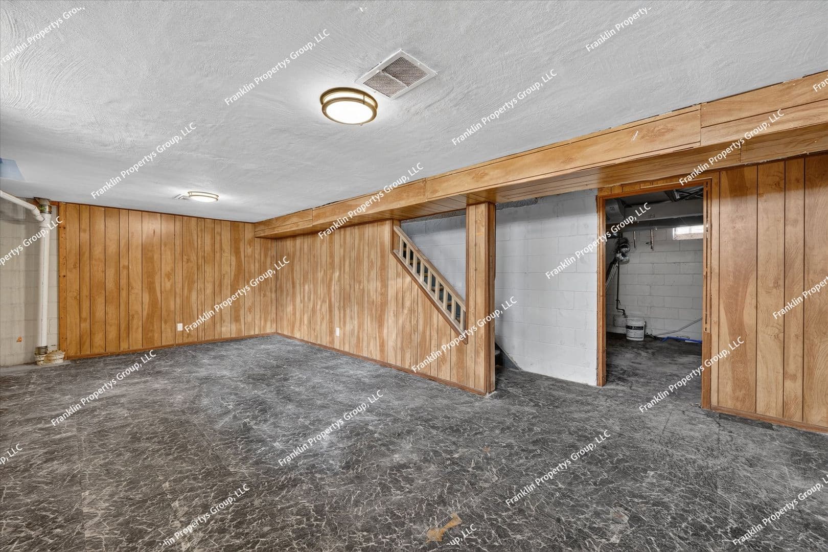 Detroit House: 19467 Pinehurst