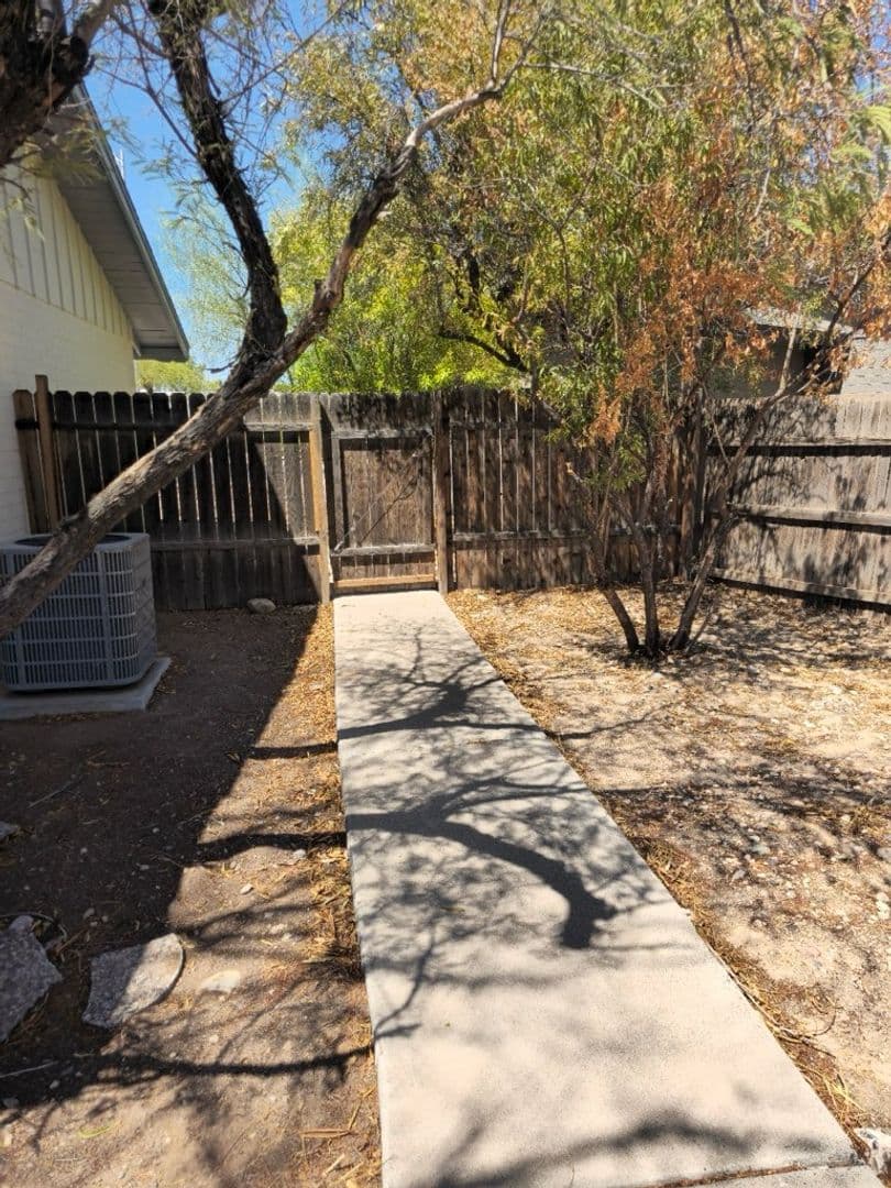 Tempe House: 133 E Del Rio