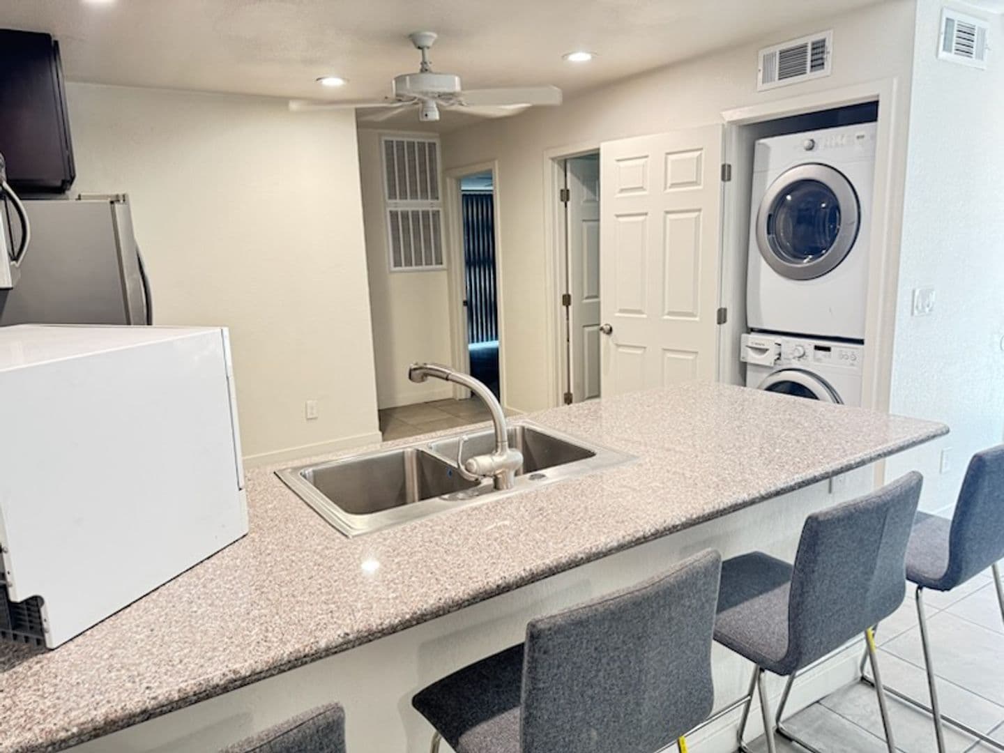 Mesa Apartment: 1849 N Spring St