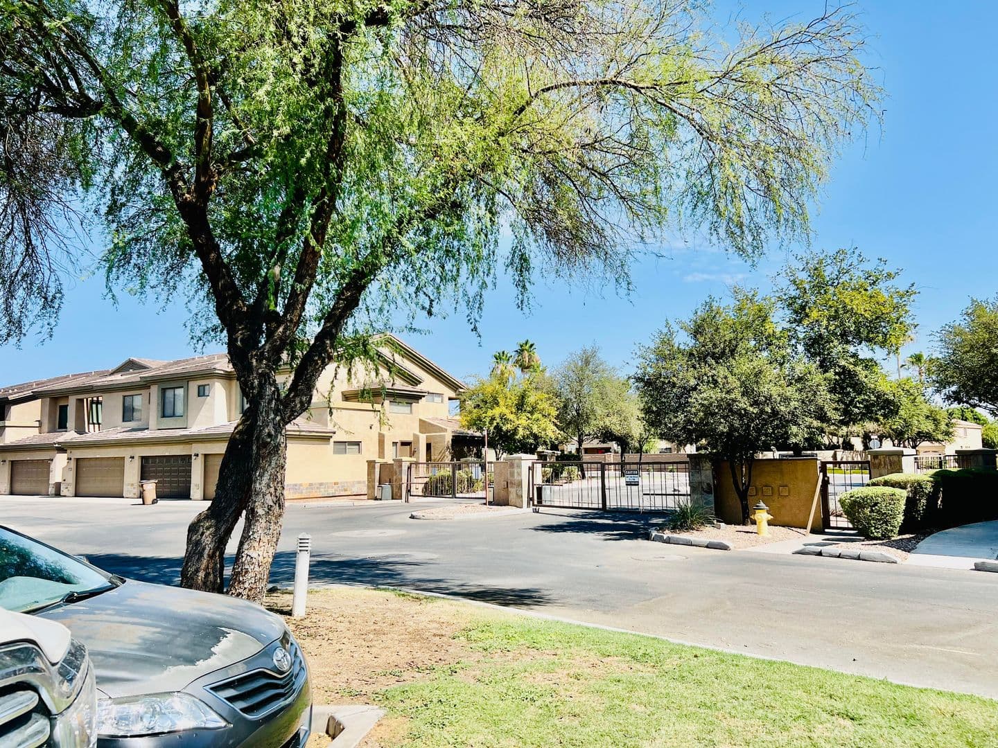 Chandler Condo: 705 W Queen Creek #1107