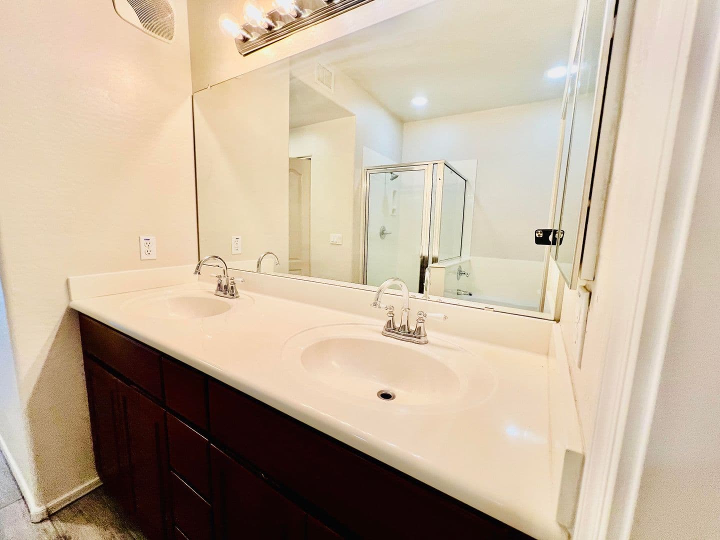 Chandler Condo: 705 W Queen Creek #1107