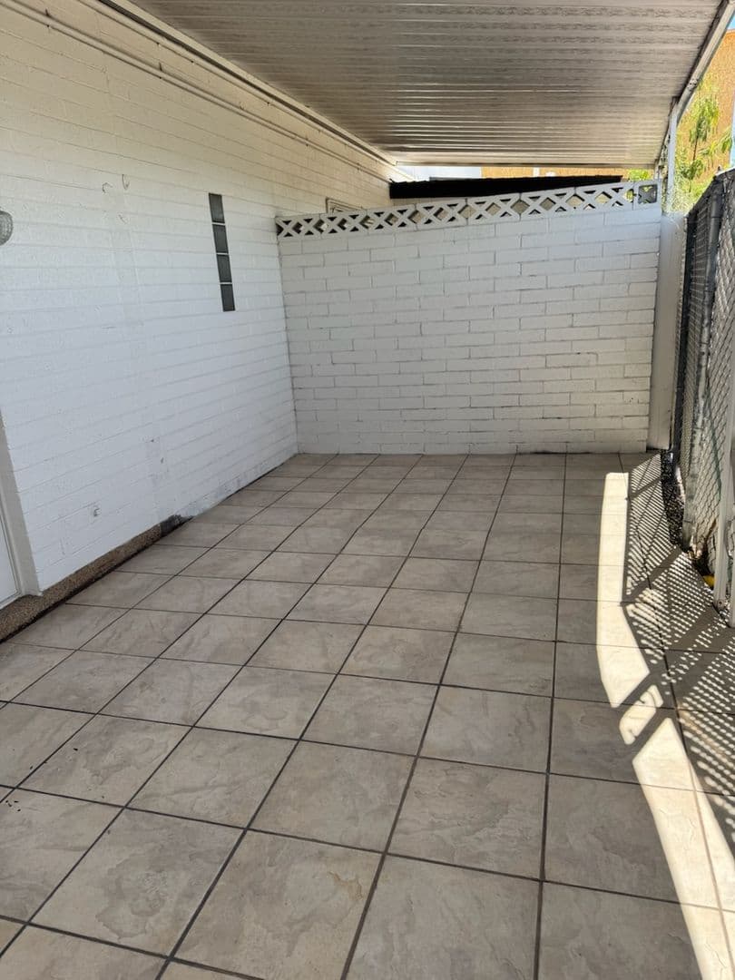 Phoenix Apartment: 2338 N 52nd Street
