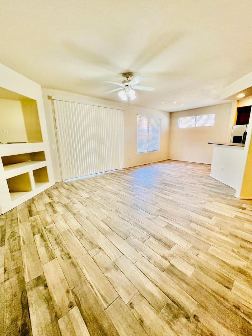 Chandler Condo: 705 W Queen Creek #1107