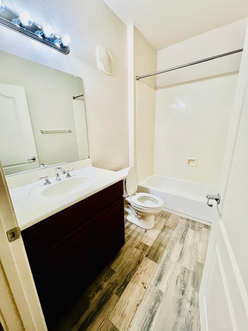 Chandler Condo: 705 W Queen Creek #1107