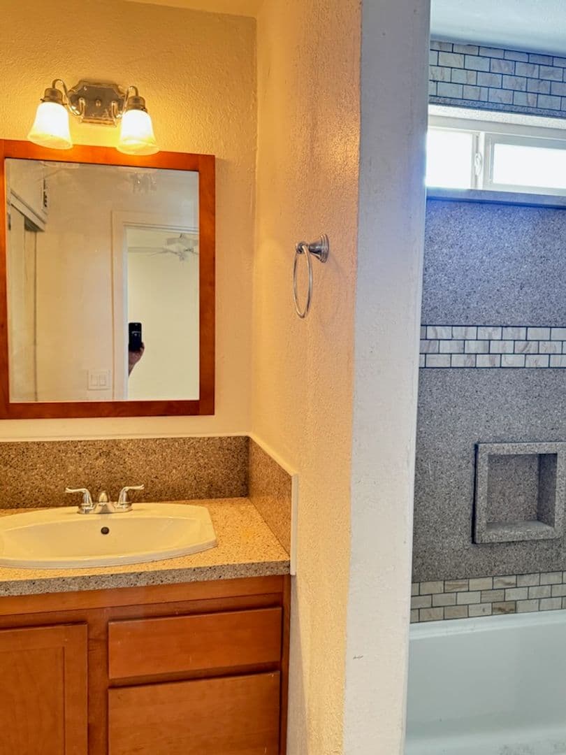 Mesa Apartment: 1849 N Spring St