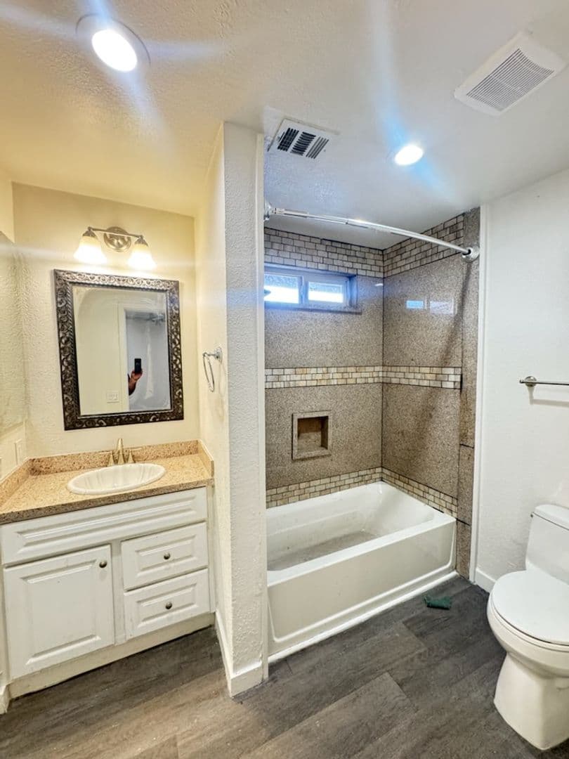 Mesa Apartment: 1849 N Spring St