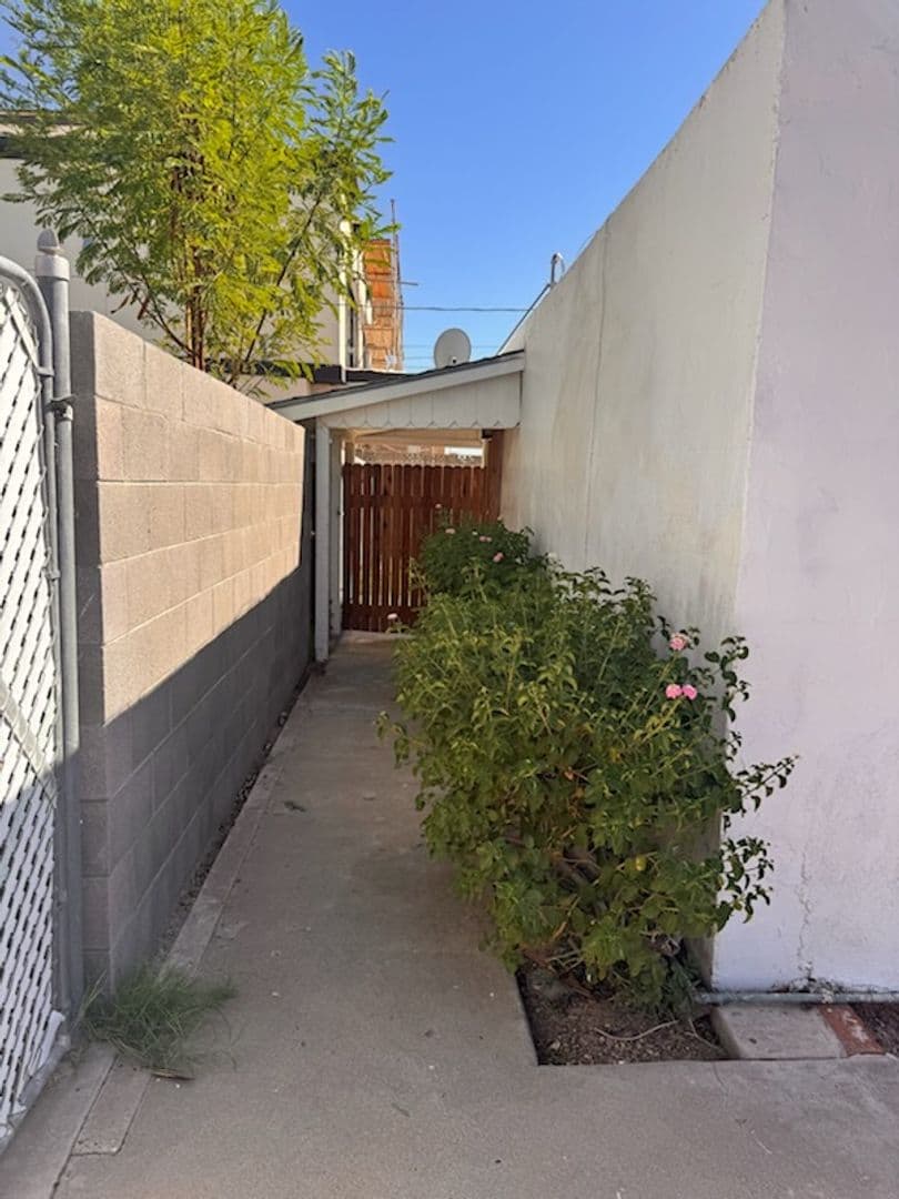 Phoenix Apartment: 2338 N 52nd Street