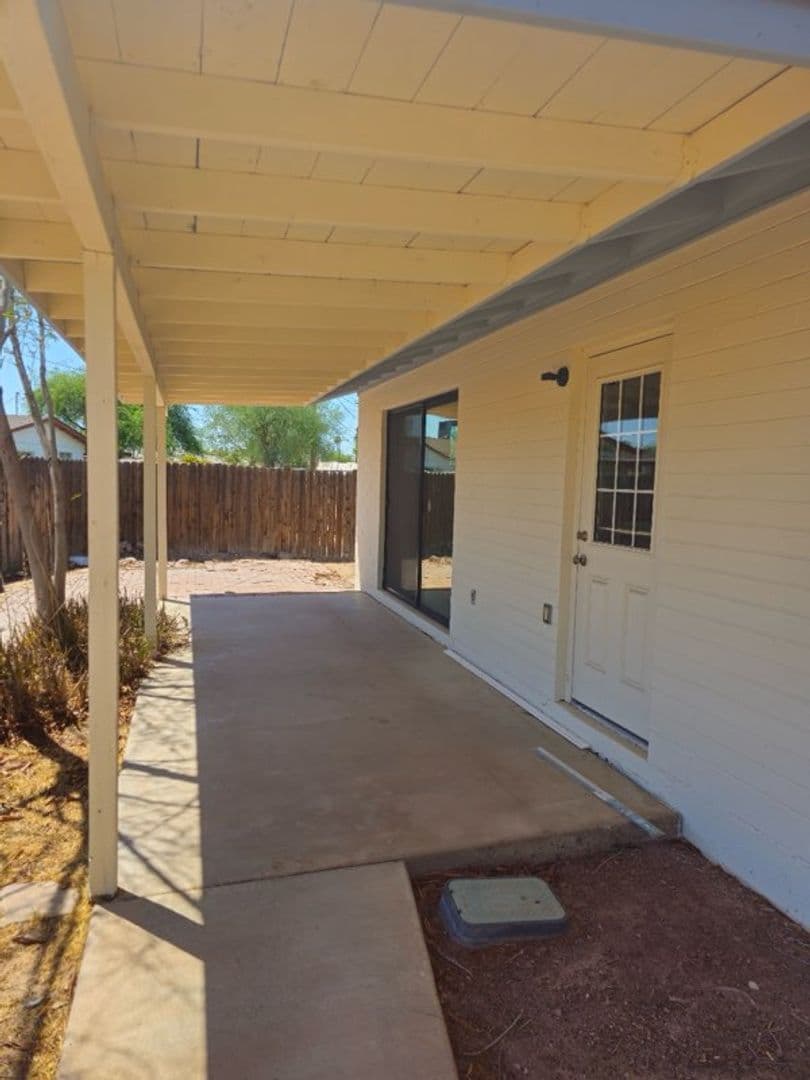 Tempe House: 133 E Del Rio