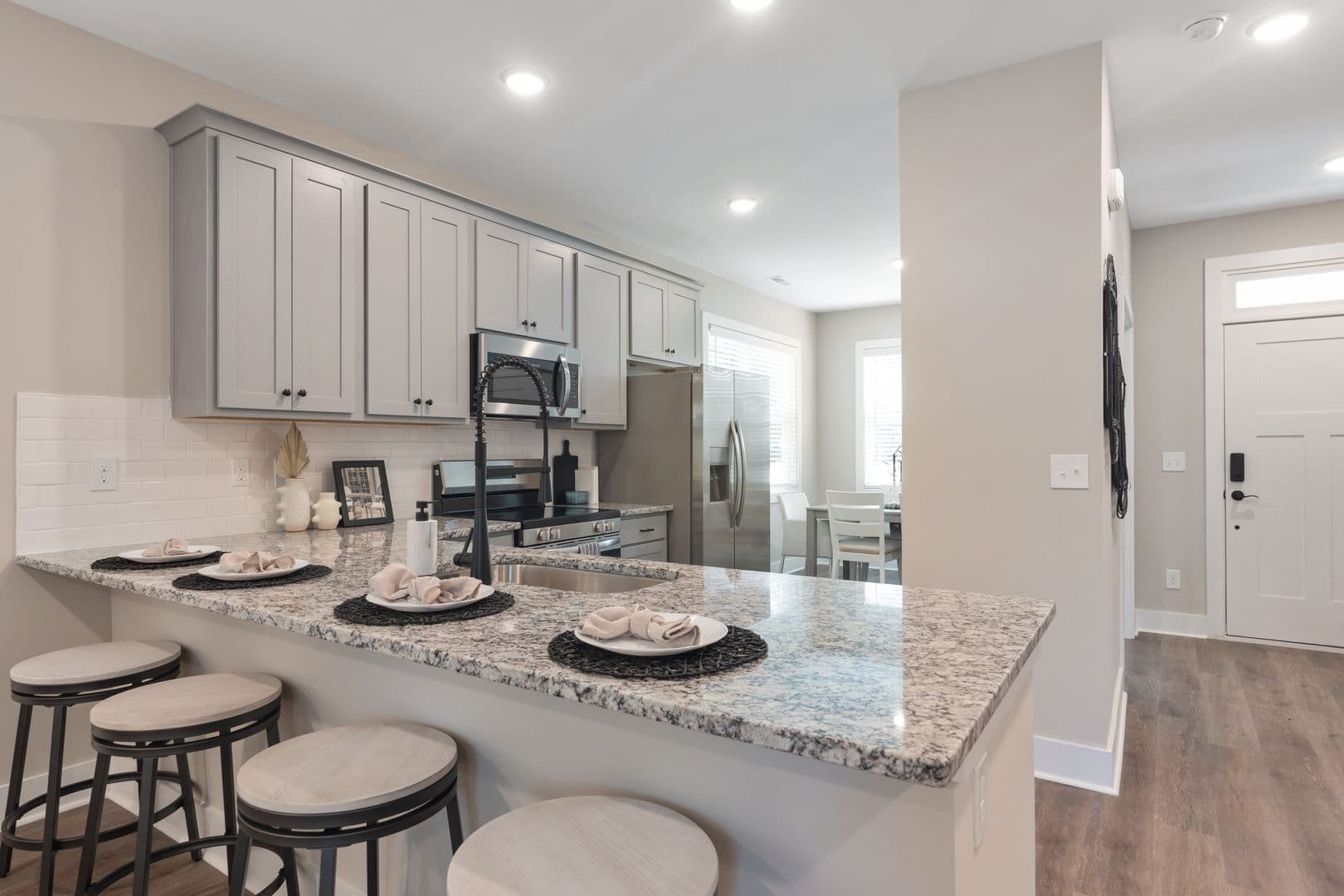 Wilmington Townhome: 5500 Wrightsville Ave