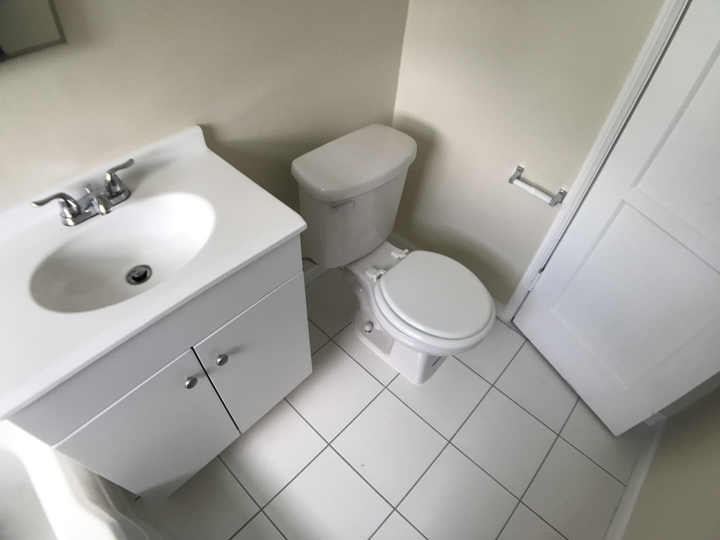 Long Beach Apartment: 1101 Elm Avenue