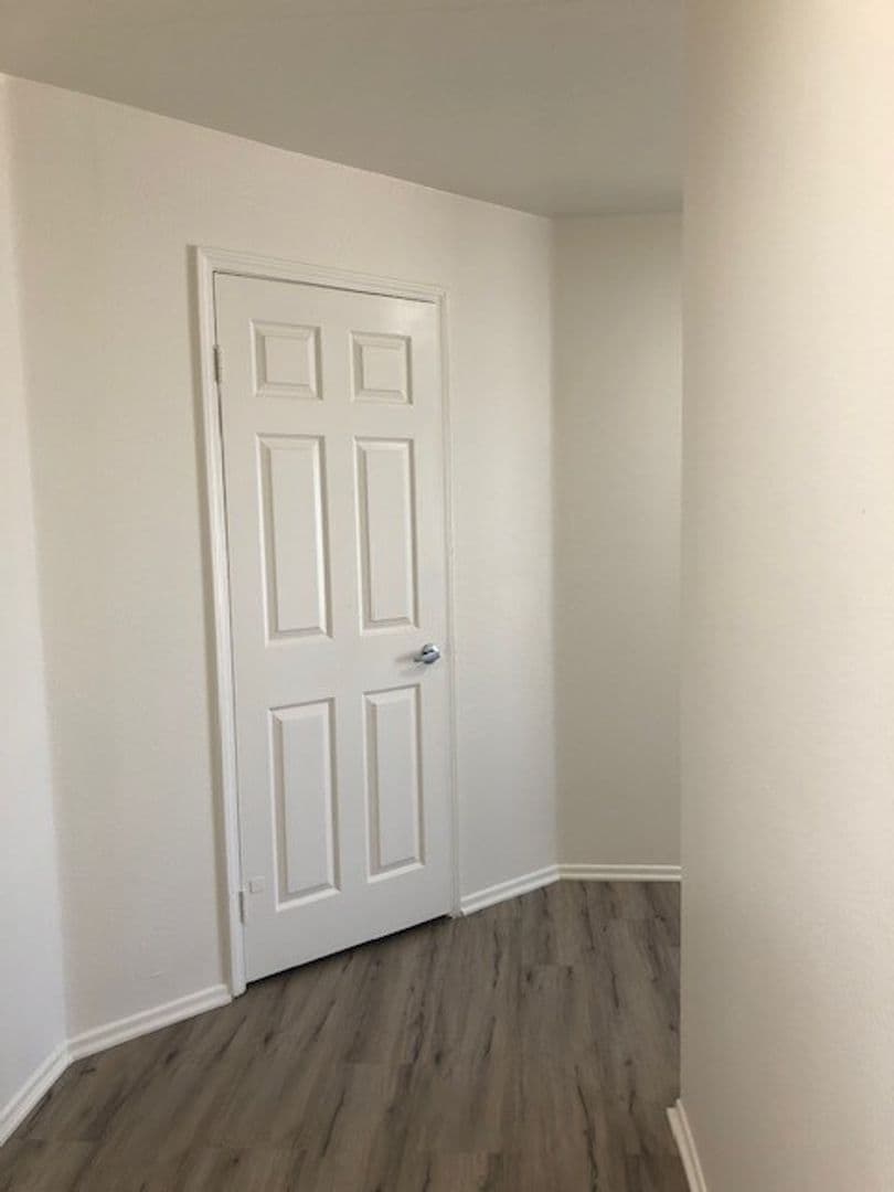 Long Beach Apartment: 1100 Elm Avenue