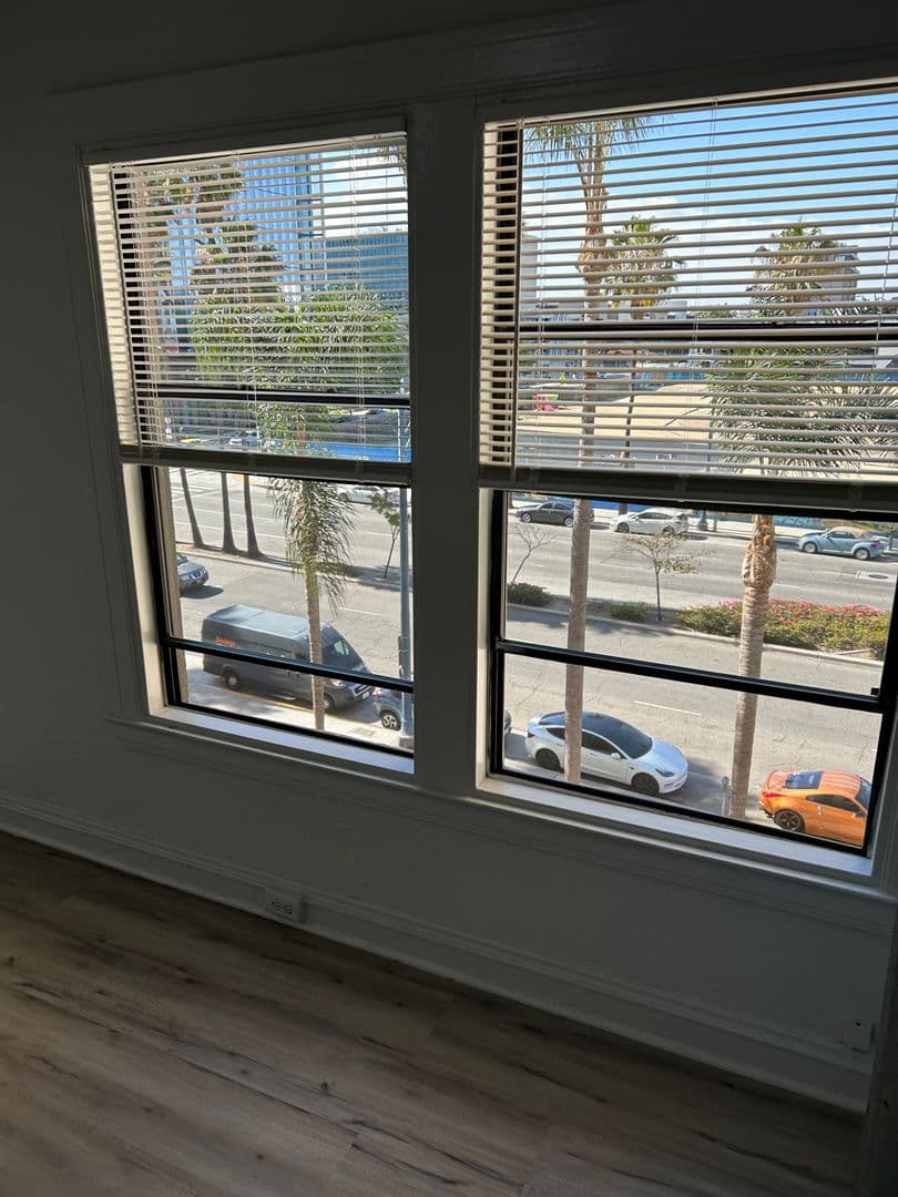 Long Beach Apartment: 330 W. Ocean Boulevard