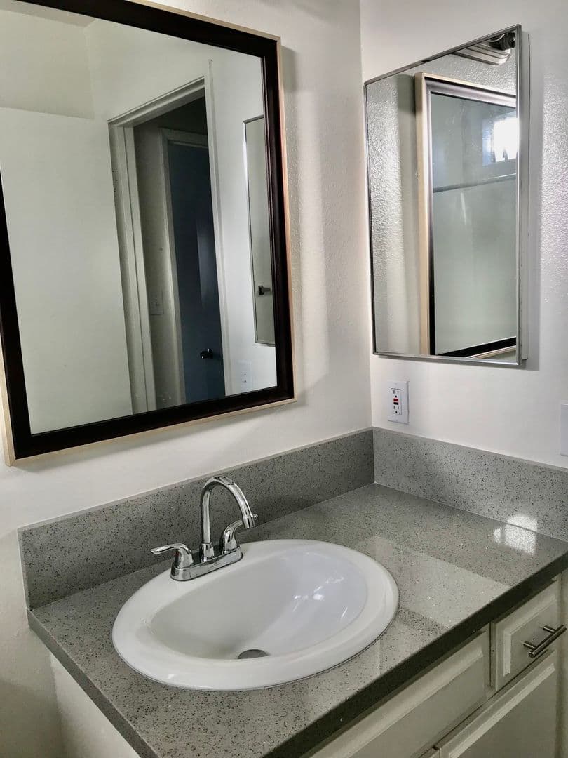 Torrance Apartment: 1430 - 1442 W. Carson Street