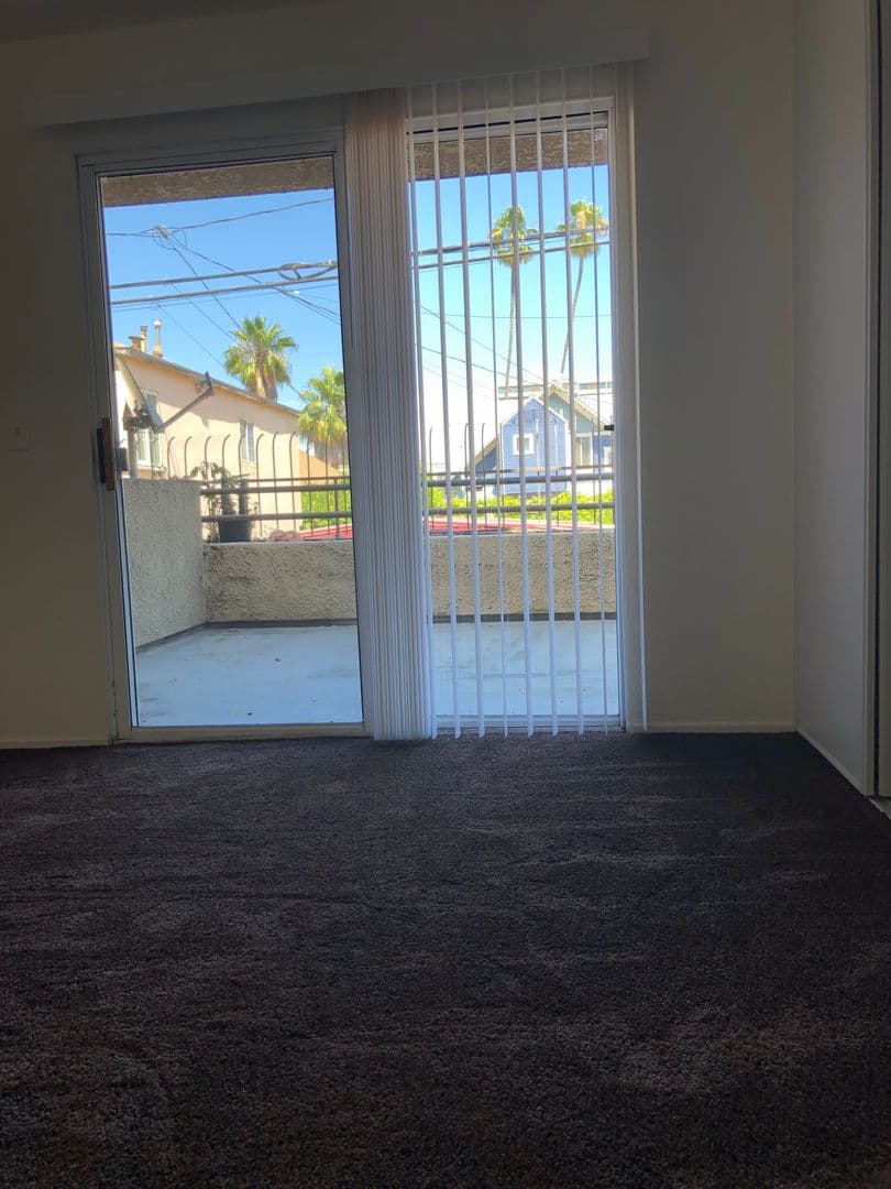 Long Beach Apartment: 1100 Elm Avenue